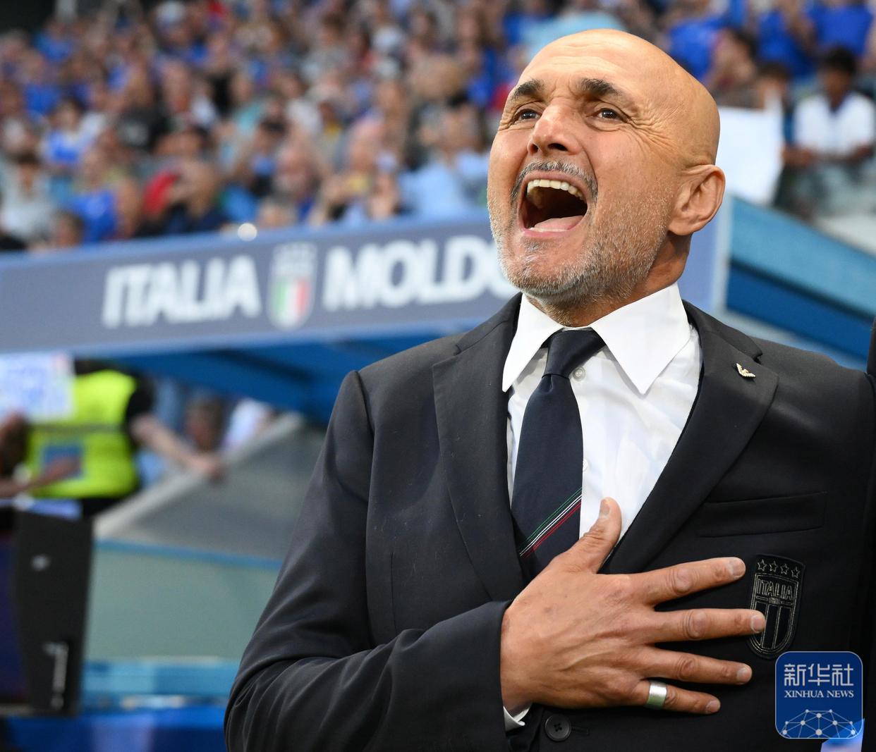 包含意大利足球盛事继续火爆进行，赛况扣人心弦的词条