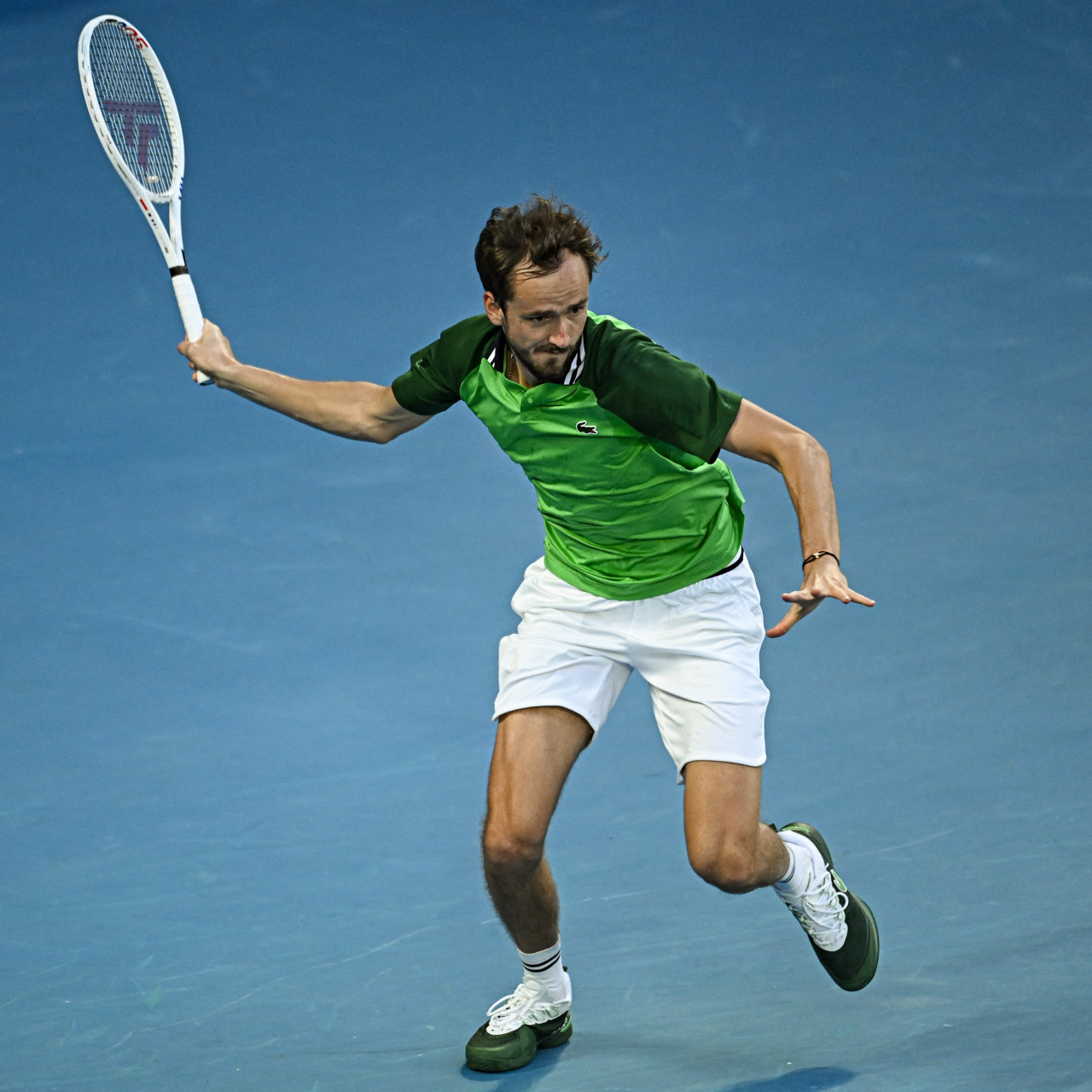 澳网鏖战法网，兹维列夫统治全场的简单介绍