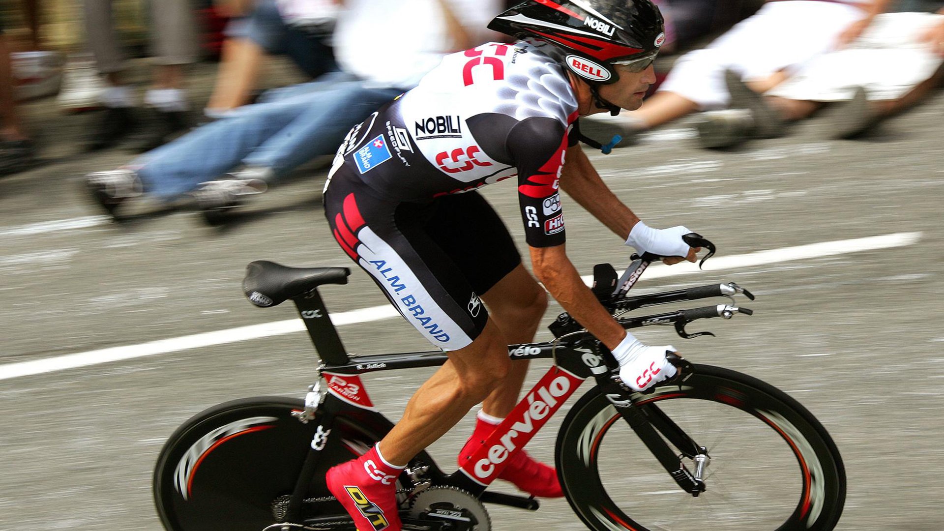 东契奇教科书式演绎，76人主场打穿火箭